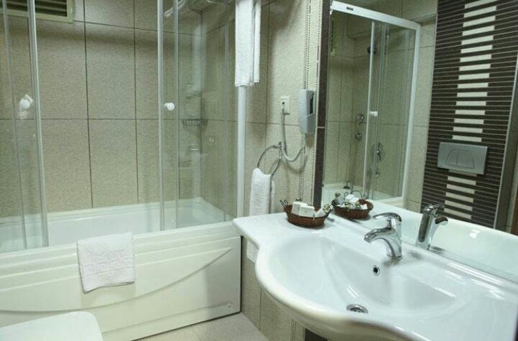 Tac Mahal Hotel Истанбул Екстериор снимка